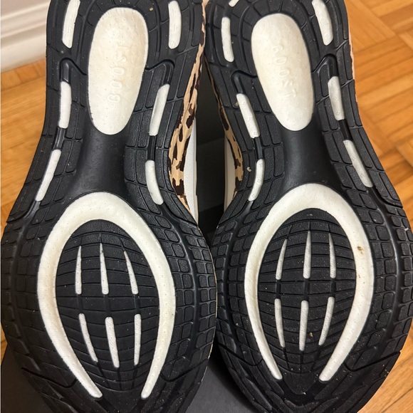 Adidas Women's Cream and Brown Athletic Shoes - Picture 9 of 9